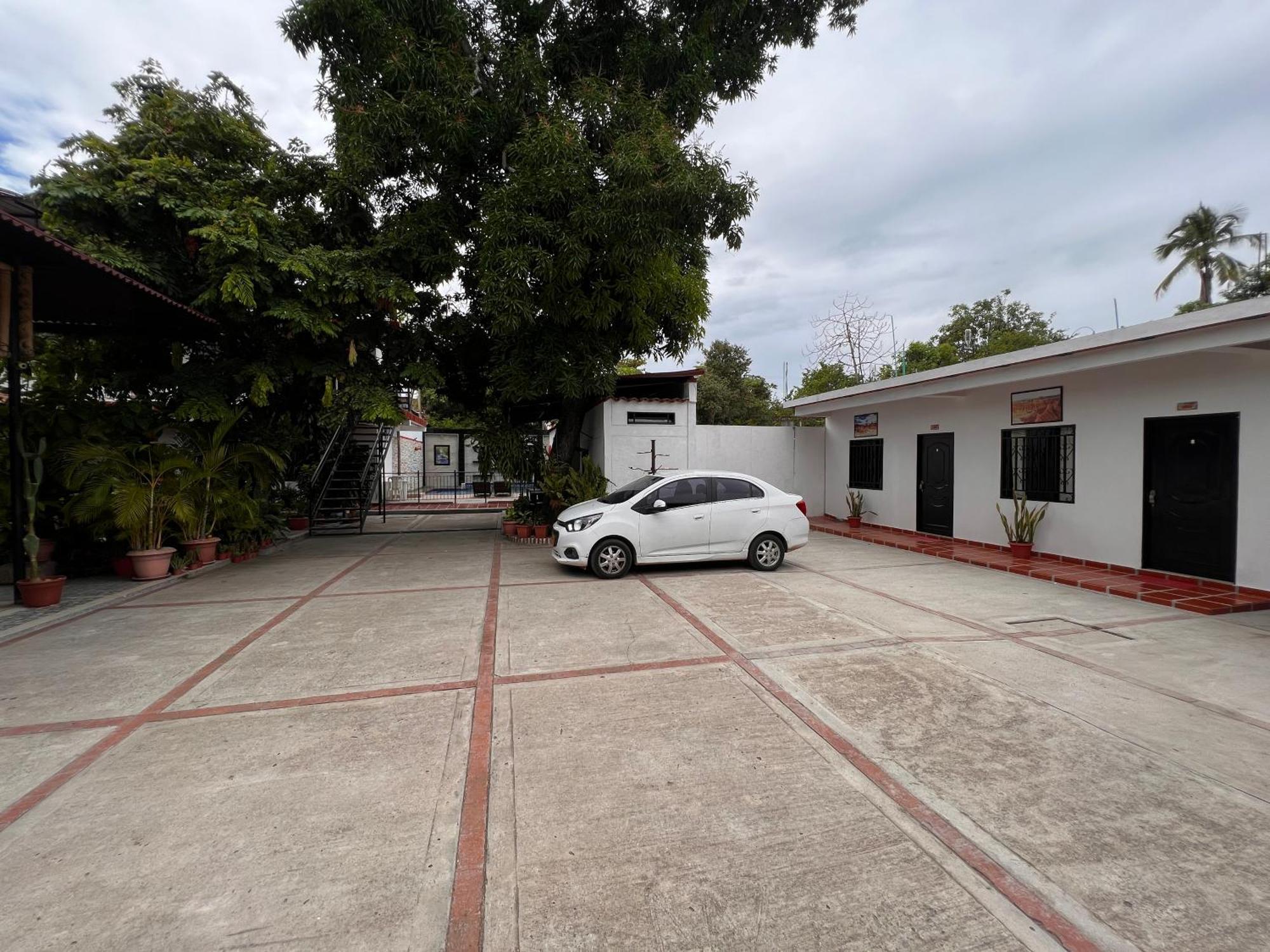 Hotel Colonial Villavieja Luaran gambar
