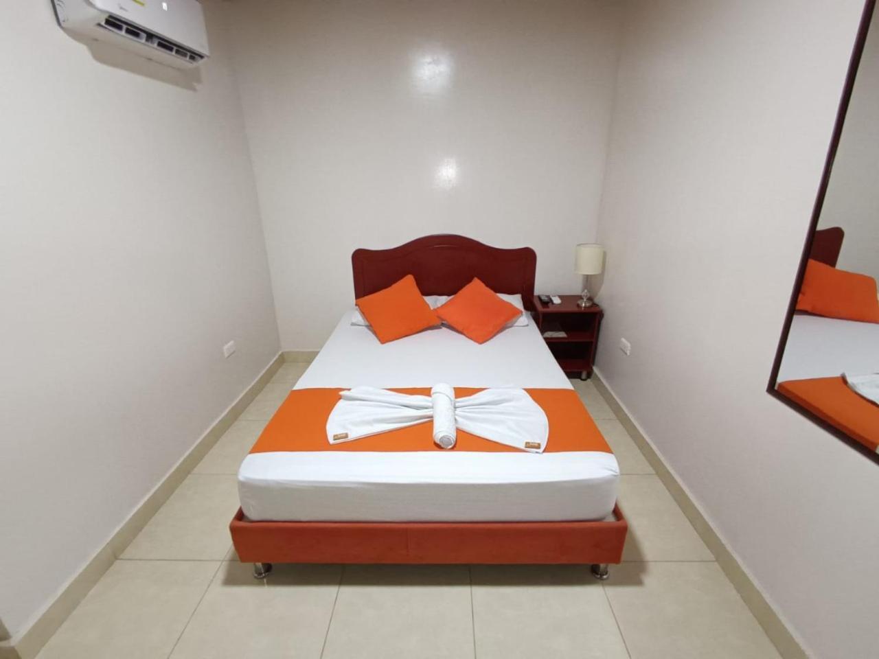 Hotel Colonial Villavieja Luaran gambar